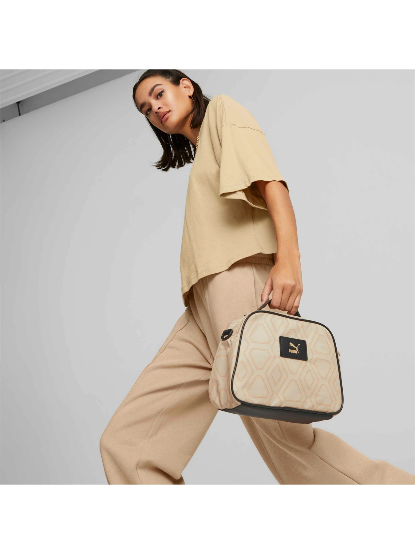 Сумки PUMA Classics Archive Boxy X-body модель 079492 Сумки PUMA Classics Archive Boxy X-body модель 079492 Фото