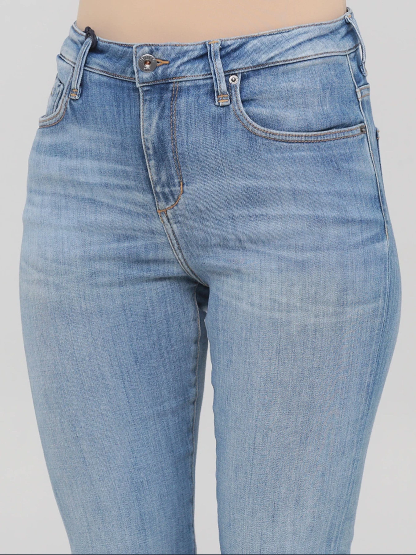 Джинсы Mustang Jeans модель 1010174 Джинсы Mustang Jeans модель 1010174 Фото