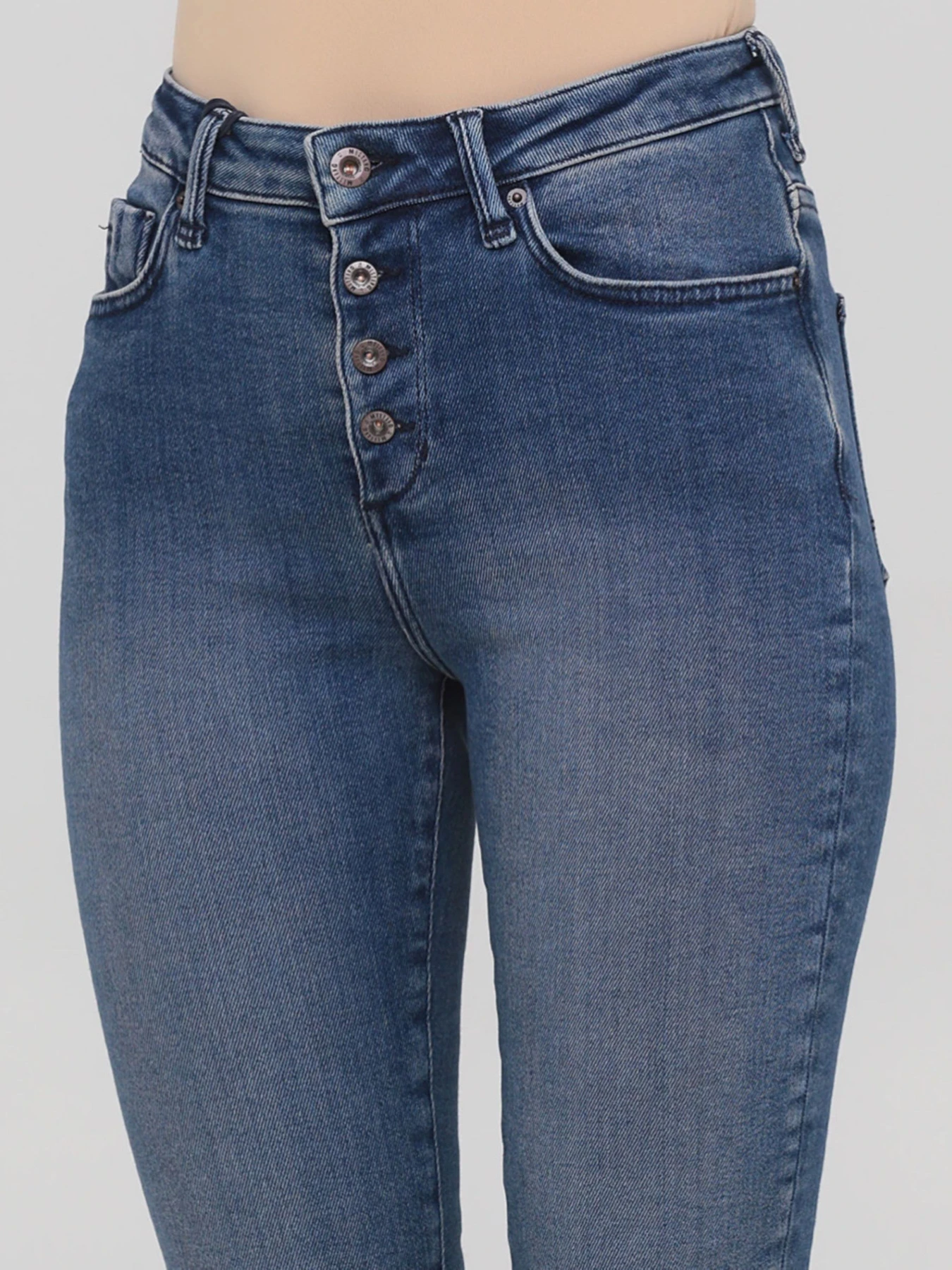 Джинсы Mustang Jeans модель 1010906 Джинсы Mustang Jeans модель 1010906 Фото