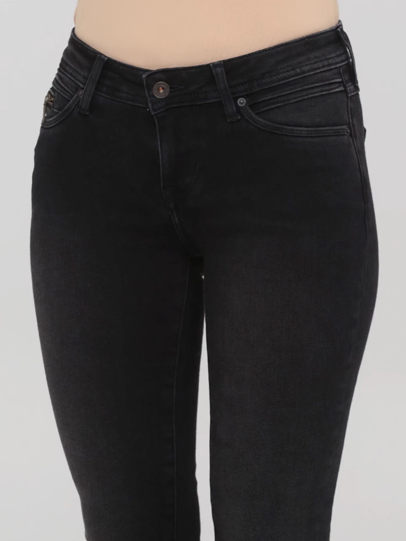 Джинсы Mustang Jeans модель 1010006 Джинсы Mustang Jeans модель 1010006 Фото