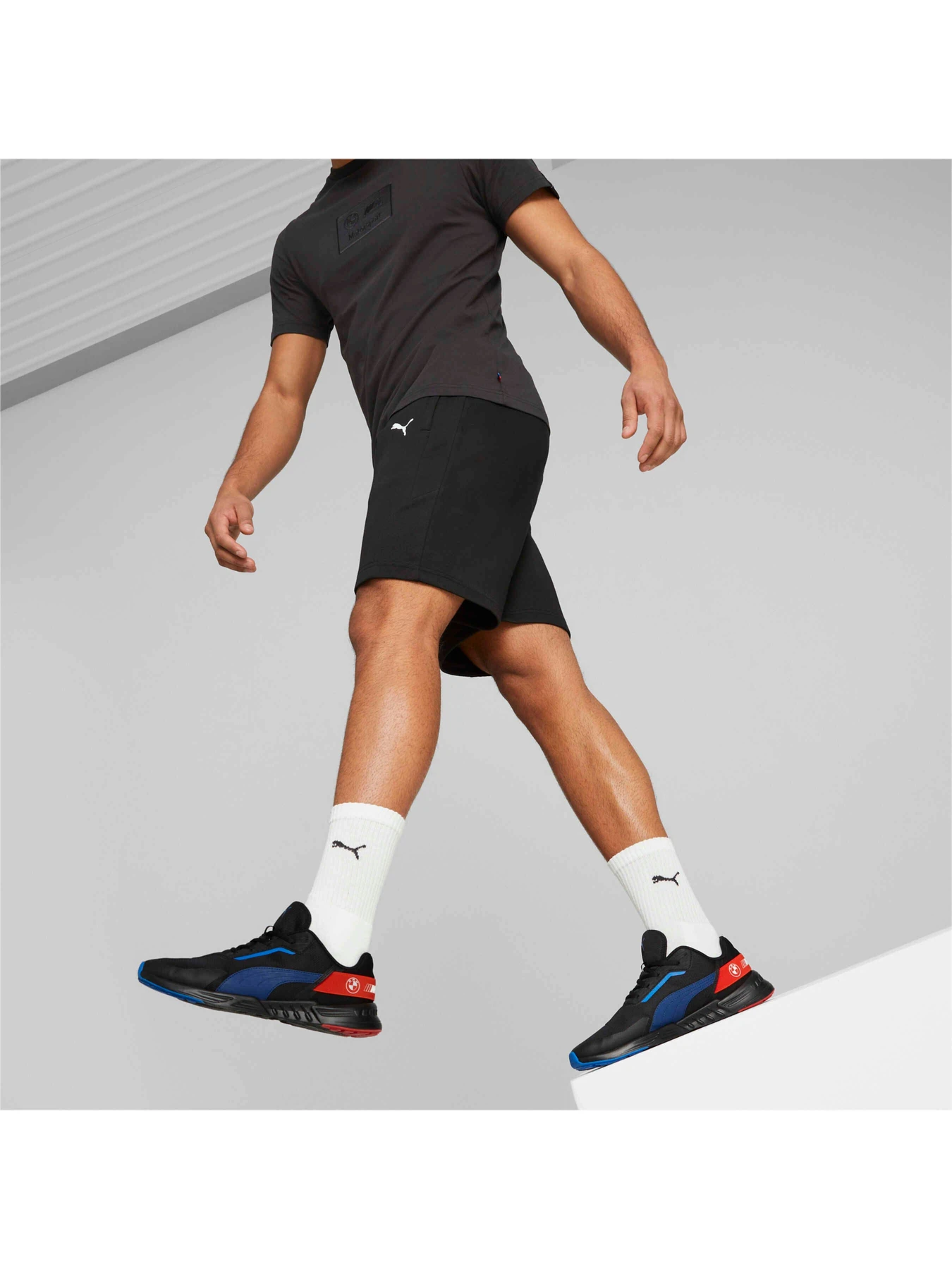 Шорти PUMA Bmw Mms Sweat Shorts 8.6" модель 538134 Шорти PUMA Bmw Mms Sweat Shorts 8.6" модель 538134 Фото