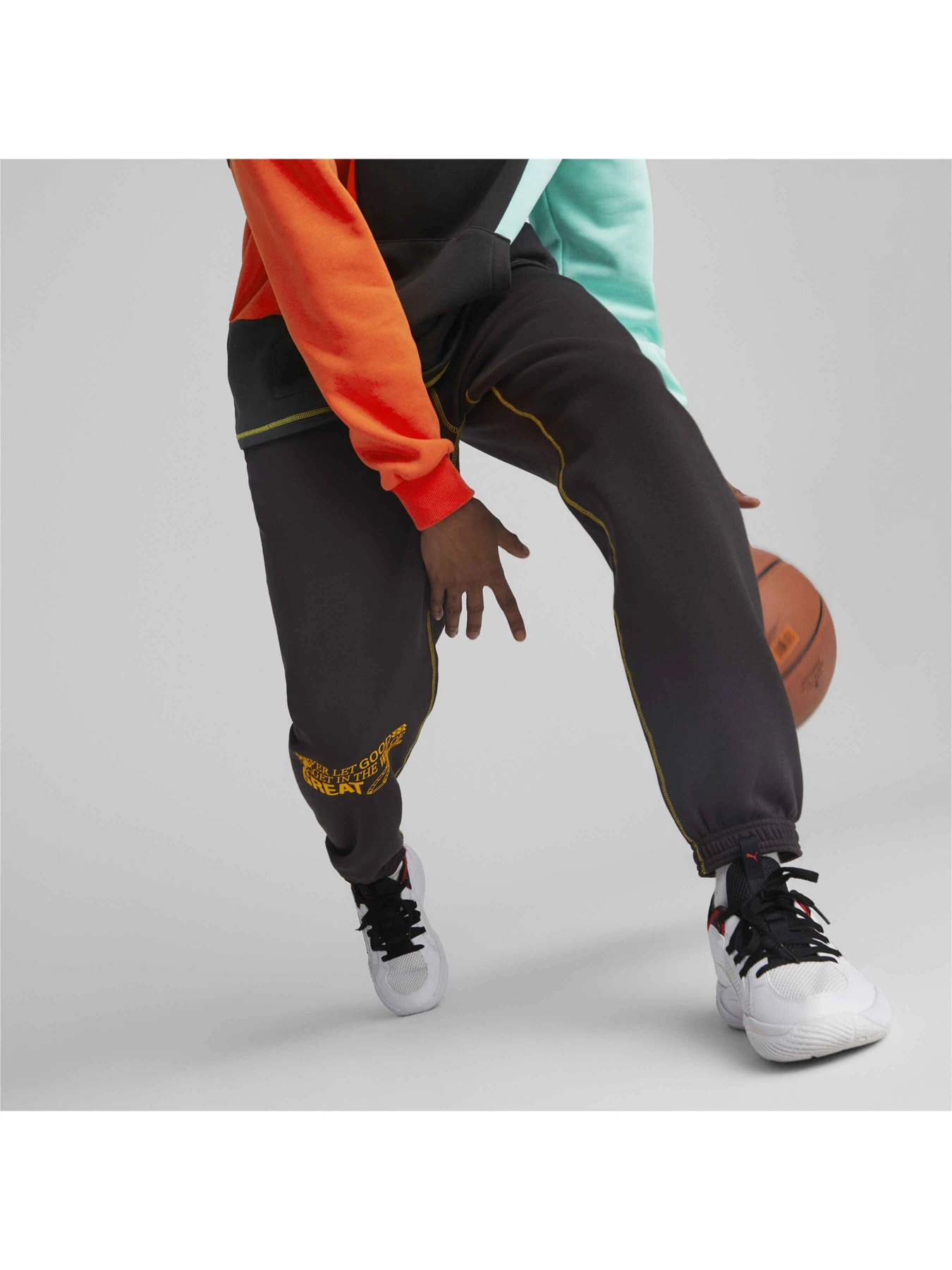 Брюки PUMA In The Paint Sweat 1 модель 538530 Брюки PUMA In The Paint Sweat 1 модель 538530 Фото