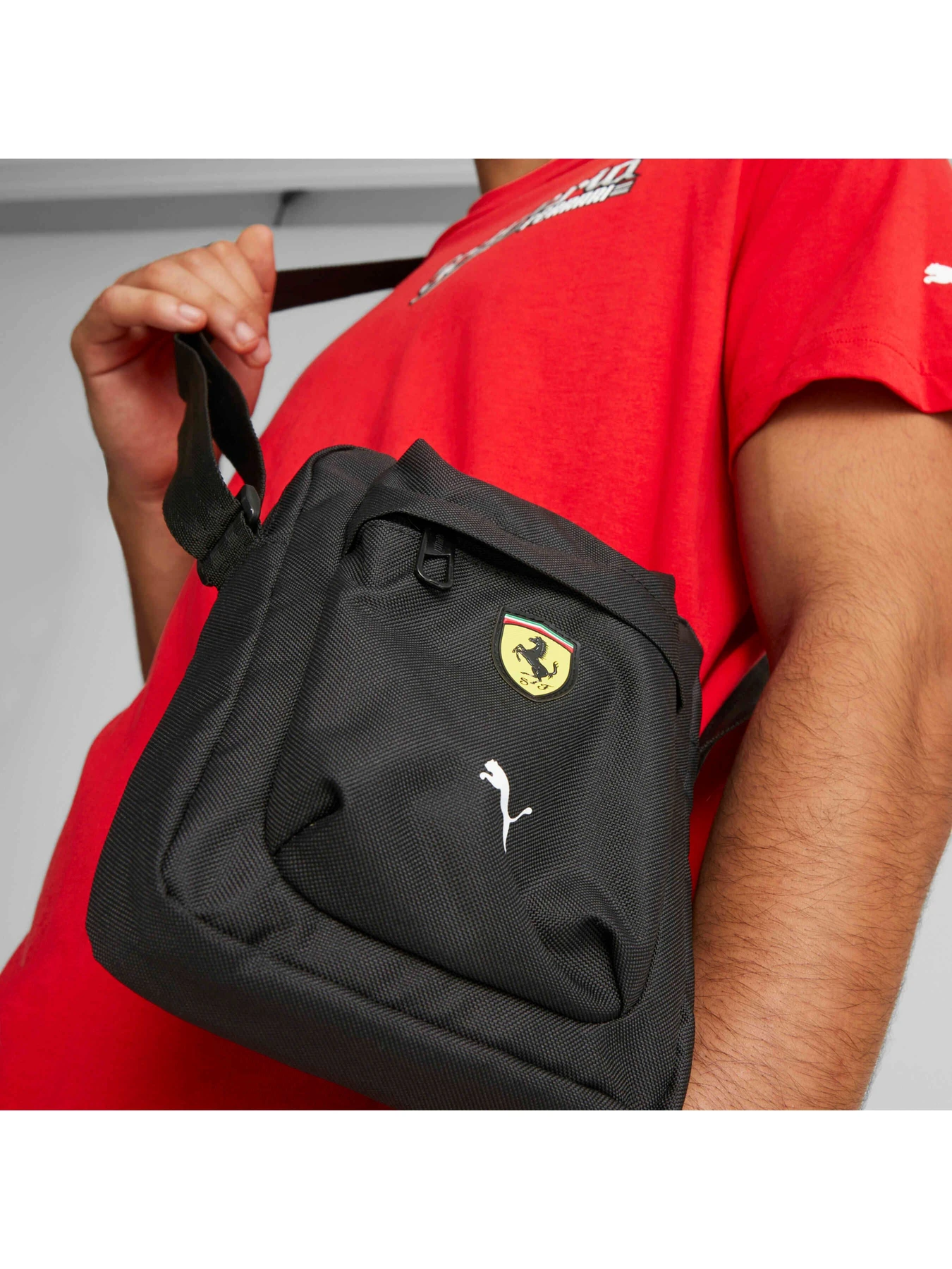 Сумки PUMA Ferrari Sptwr Race Portable модель 079567 Сумки PUMA Ferrari Sptwr Race Portable модель 079567 Фото