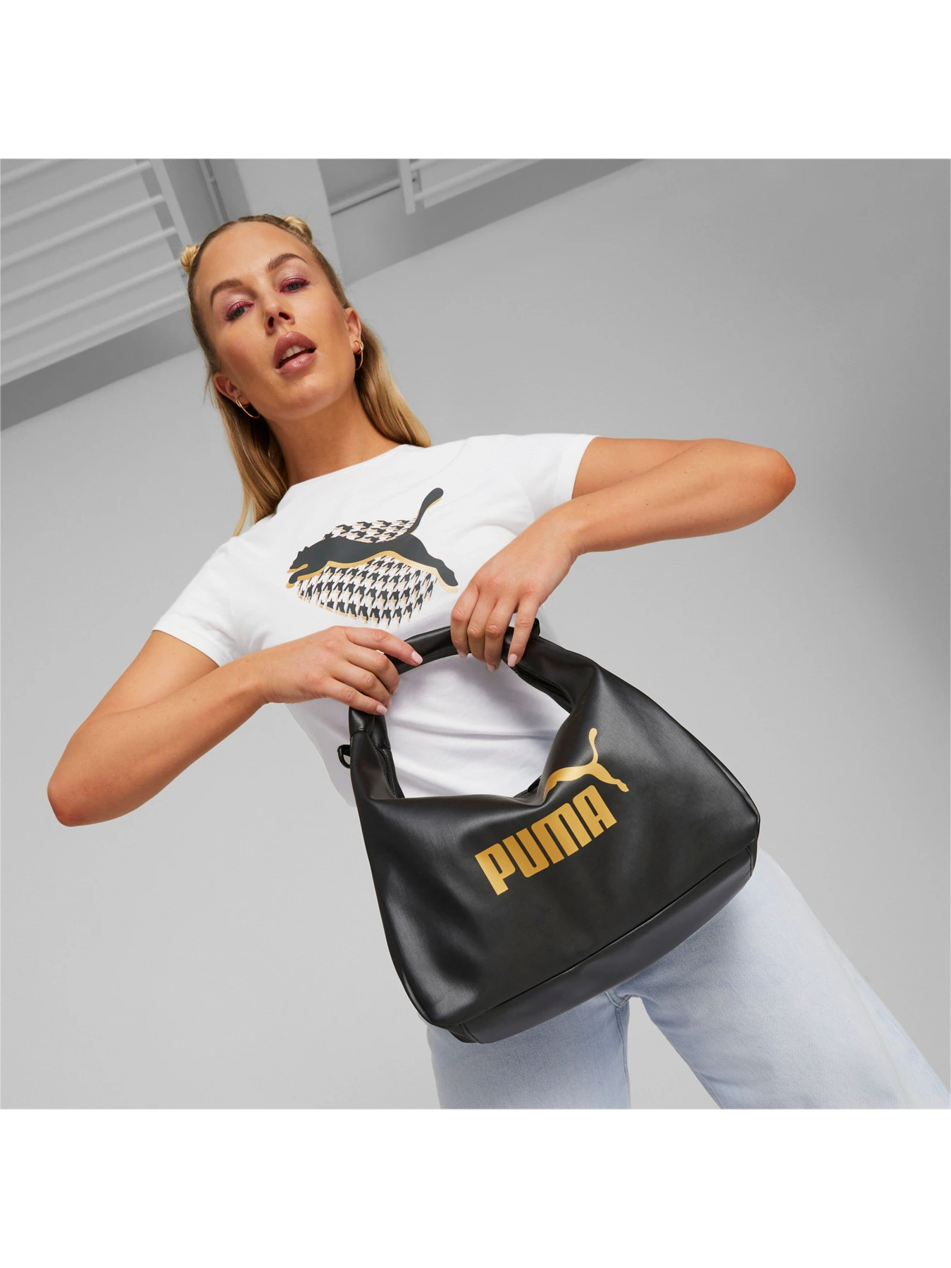 Сумки PUMA Core Up Hobo модель 079480 Сумки PUMA Core Up Hobo модель 079480 Фото