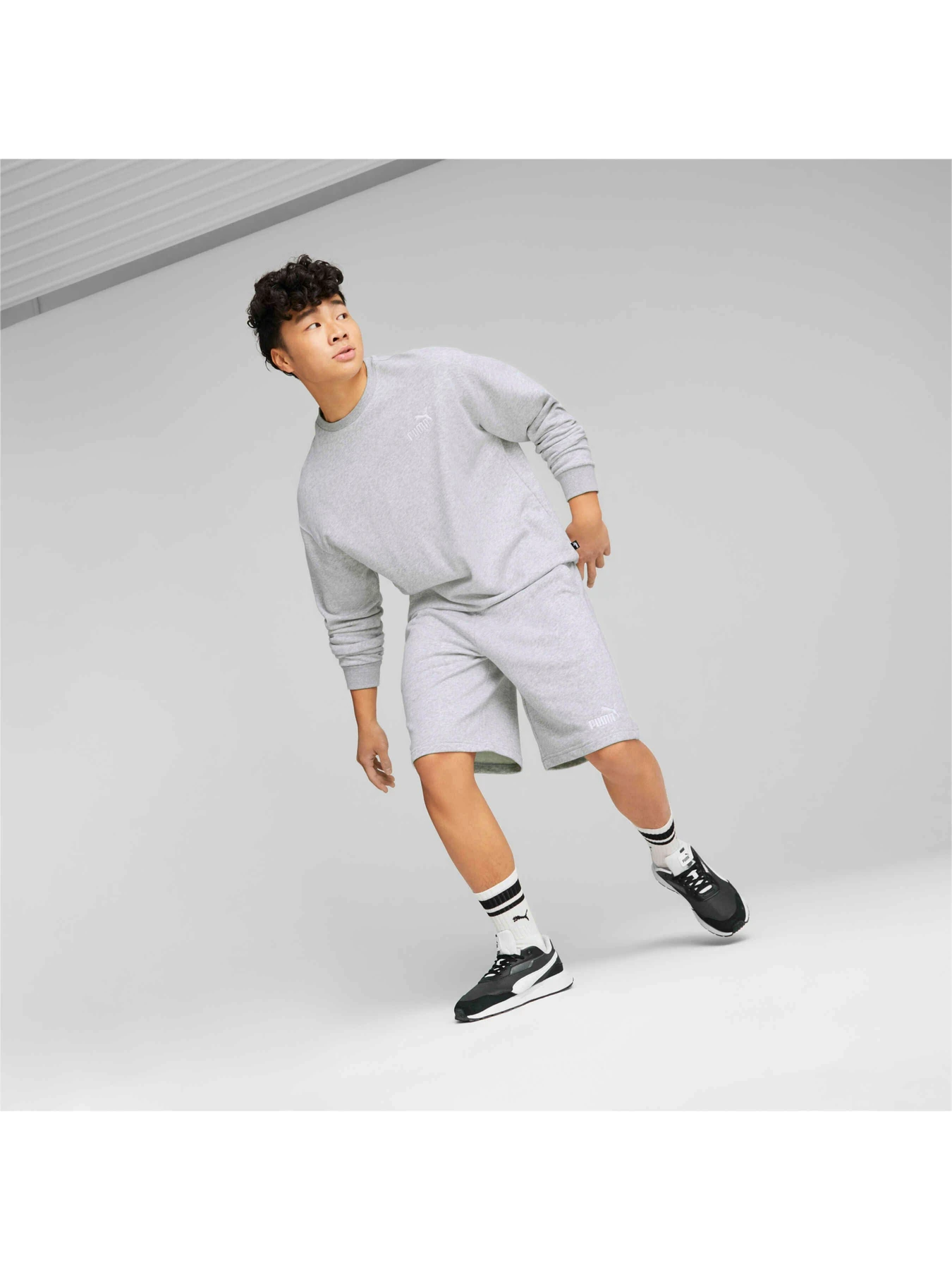 Костюми PUMA Relaxed Sweat Suit модель 673308 Костюми PUMA Relaxed Sweat Suit модель 673308 Фото