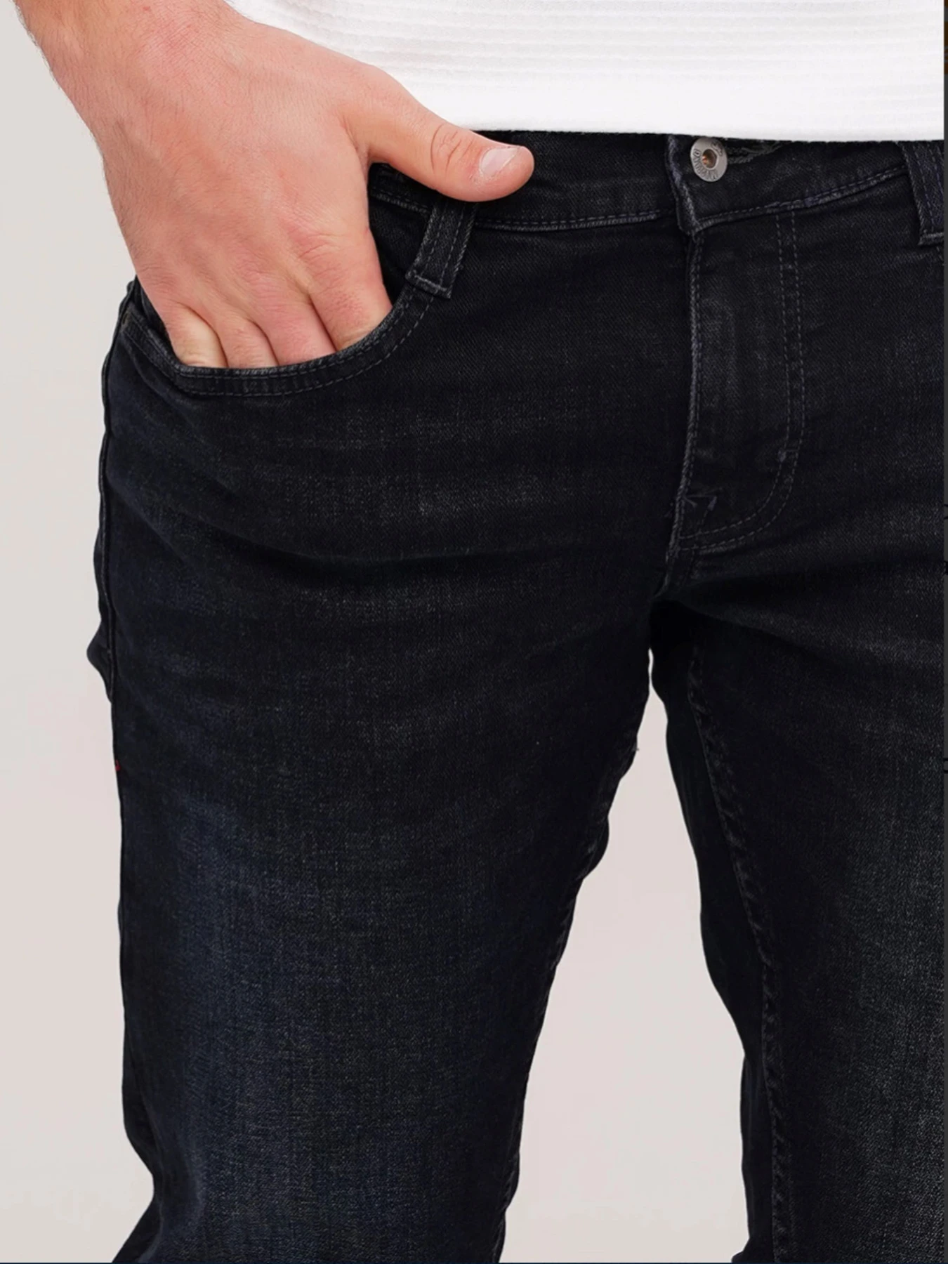 Джинсы Mustang Jeans модель 4011557 Джинсы Mustang Jeans модель 4011557 Фото