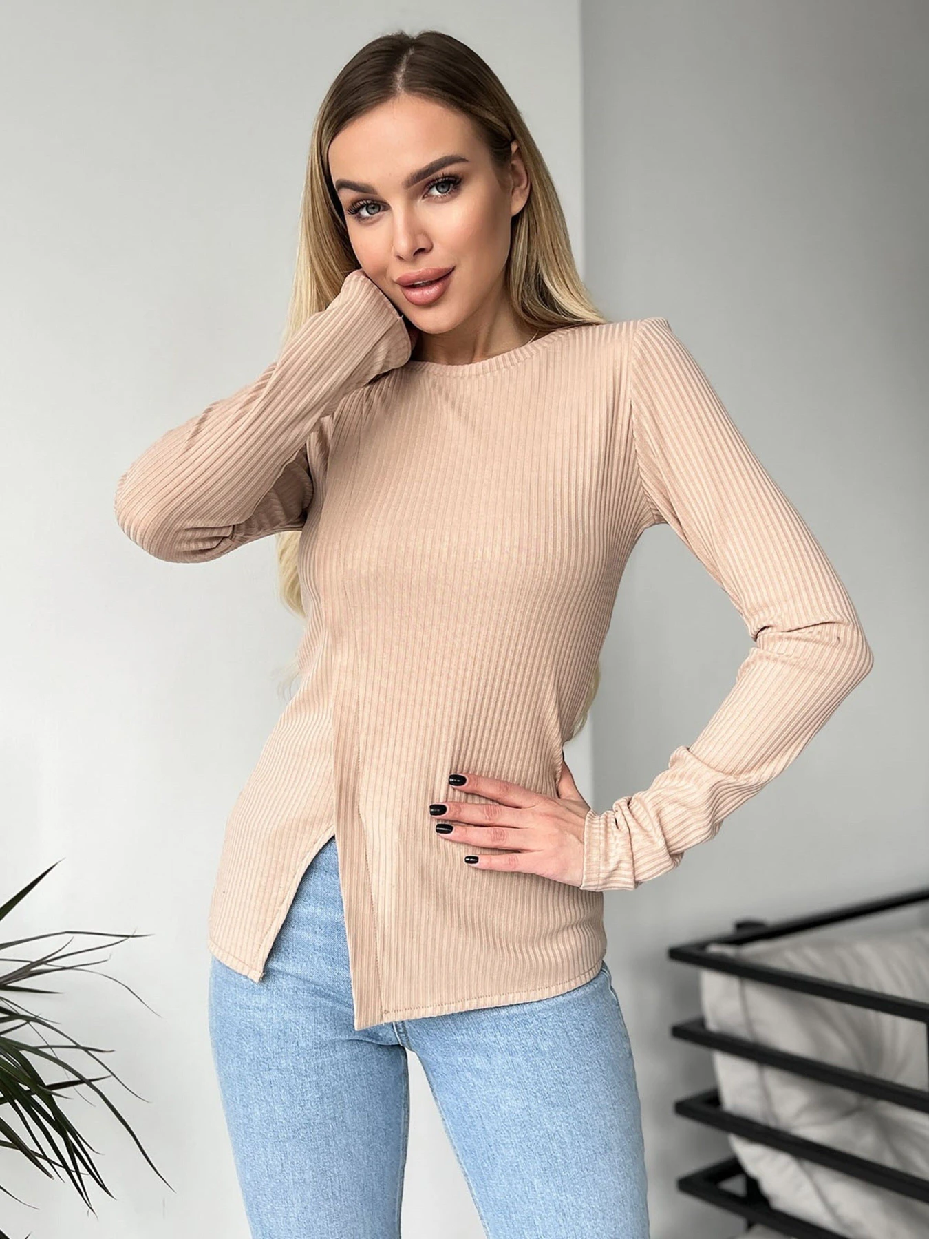 Светри та кардигани ISSA Plus модель 13722_beige Светри та кардигани ISSA Plus модель 13722_beige Фото