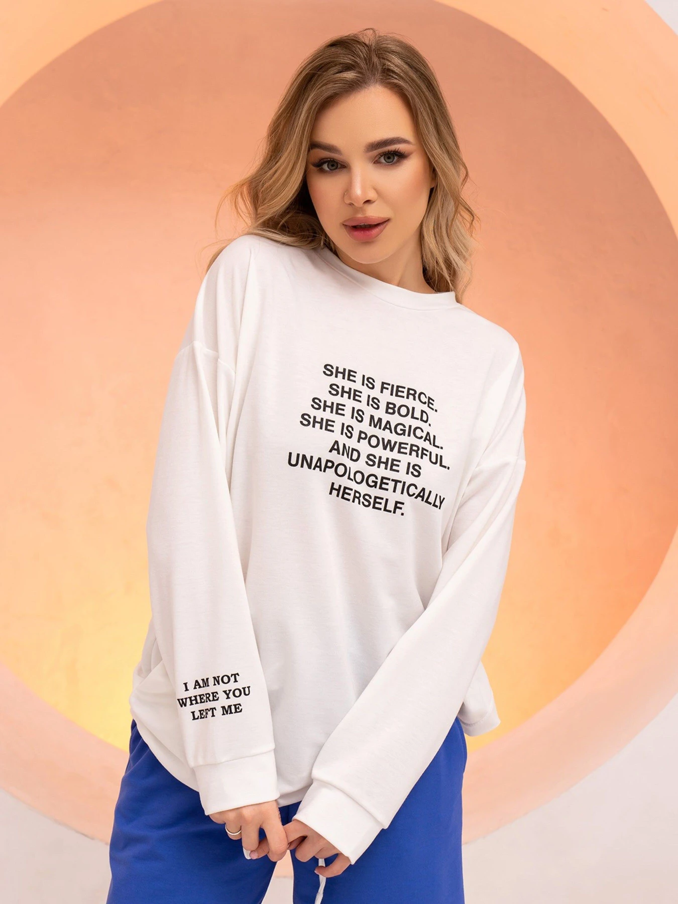 Худи и свитшоты ISSA Plus модель 13733_milky Худи и свитшоты ISSA Plus модель 13733_milky Фото