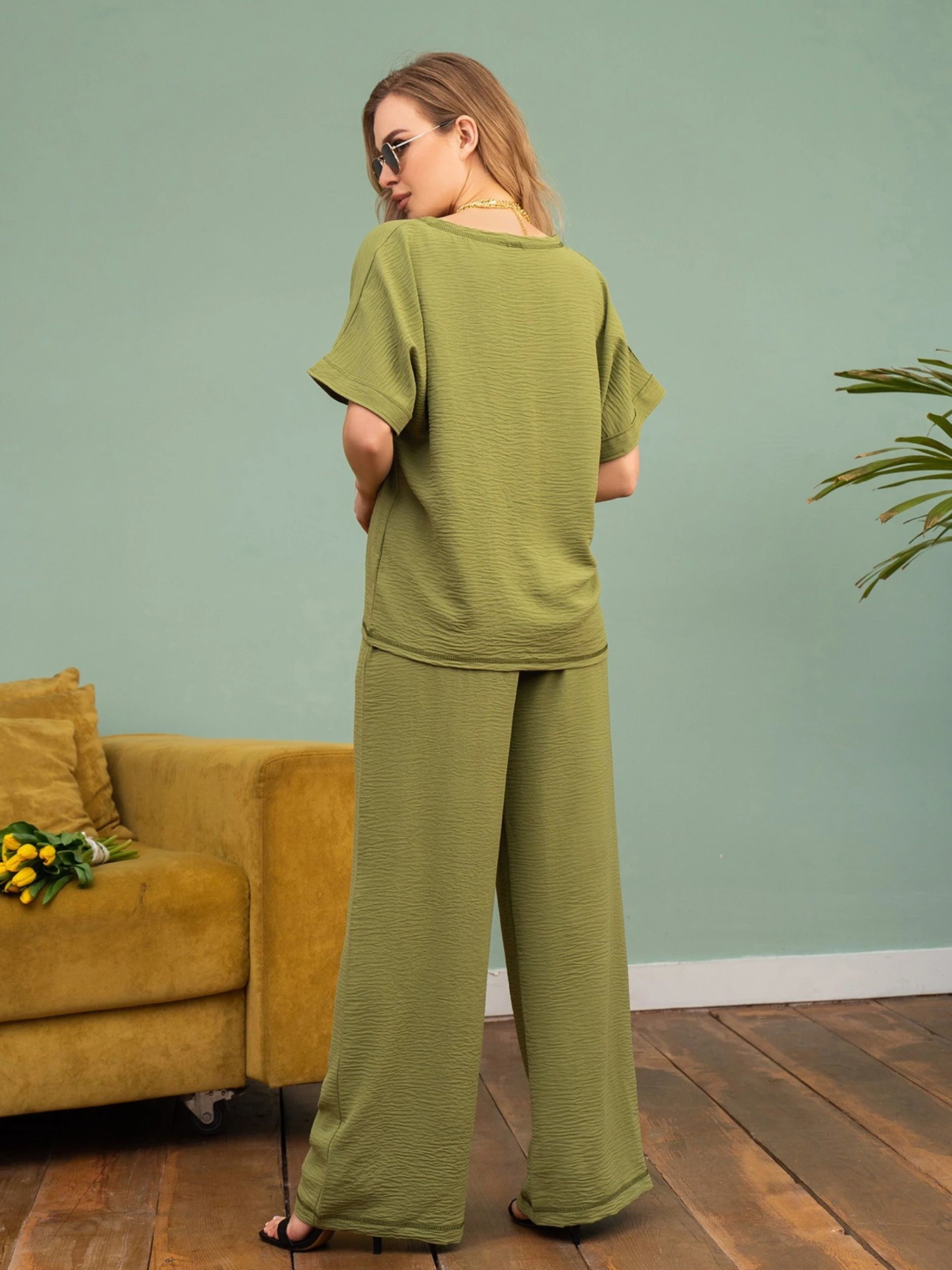 Костюми ISSA Plus модель 13747_khaki Костюми ISSA Plus модель 13747_khaki Фото