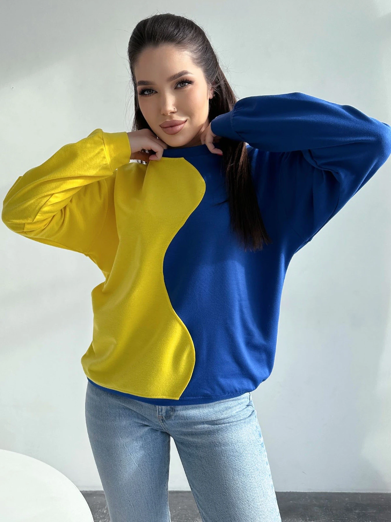 Худи и свитшоты ISSA Plus модель 13755_yellowblue Худи и свитшоты ISSA Plus модель 13755_yellowblue Фото