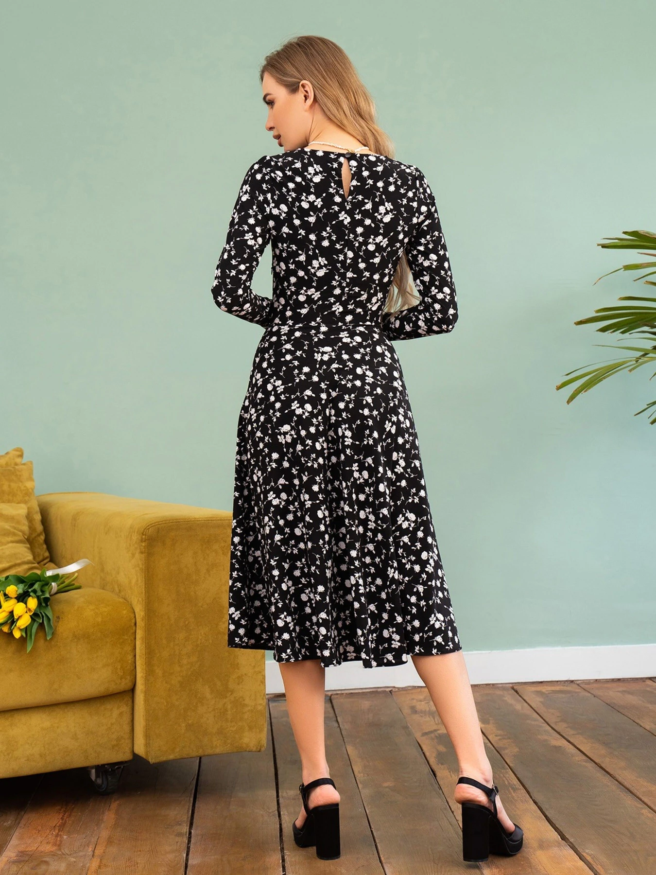 Сукні ISSA Plus модель 13772_black Фото