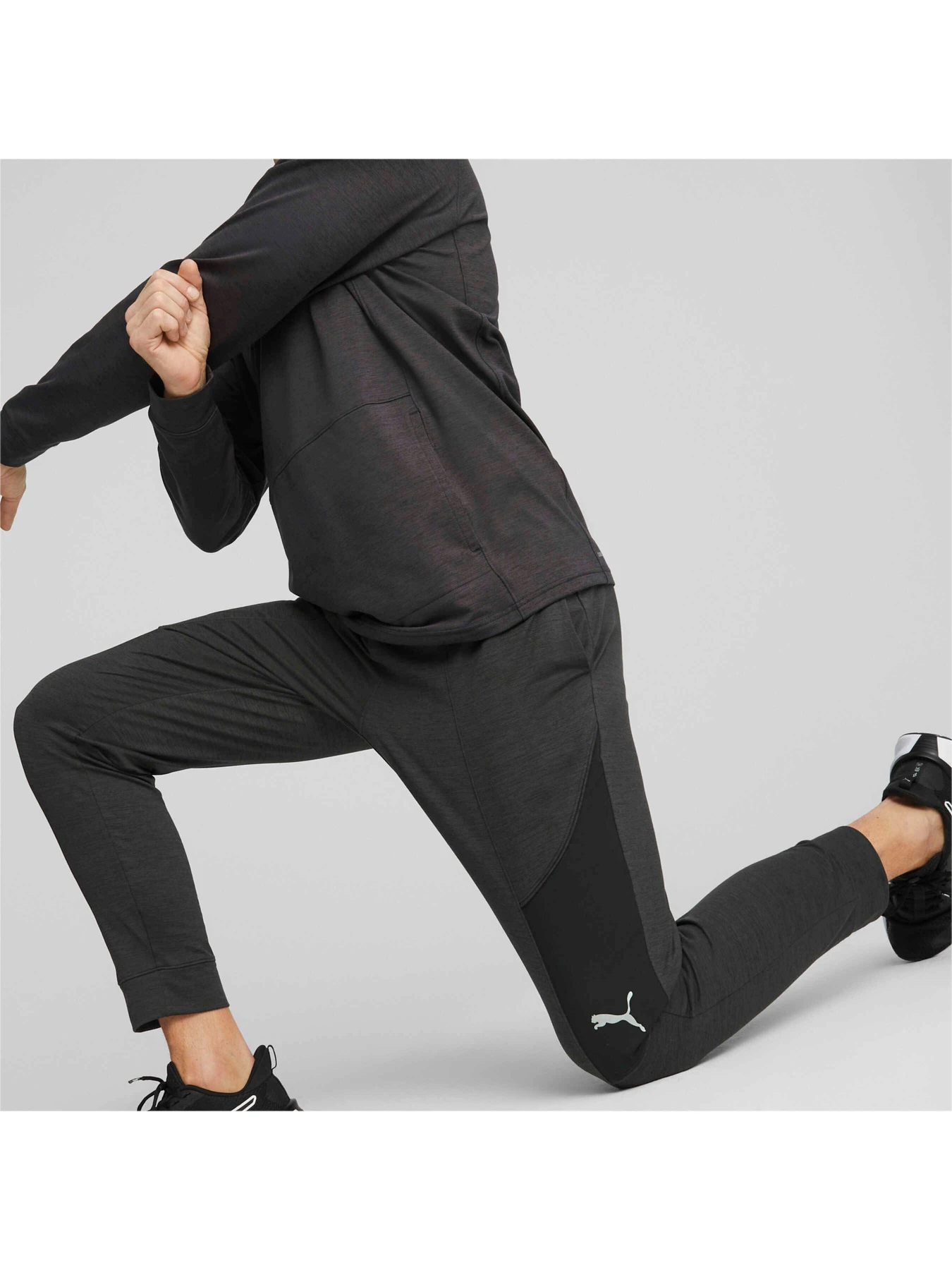 Брюки PUMA Train Cloudspun Jogger модель 523127 Фото