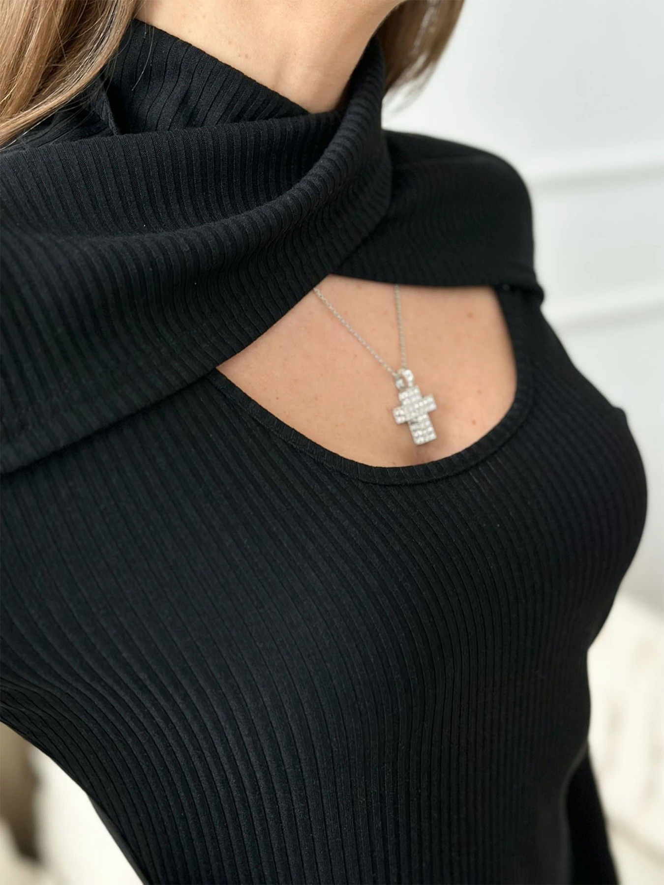 Худи и свитшоты ISSA Plus модель 13824_black Худи и свитшоты ISSA Plus модель 13824_black Фото