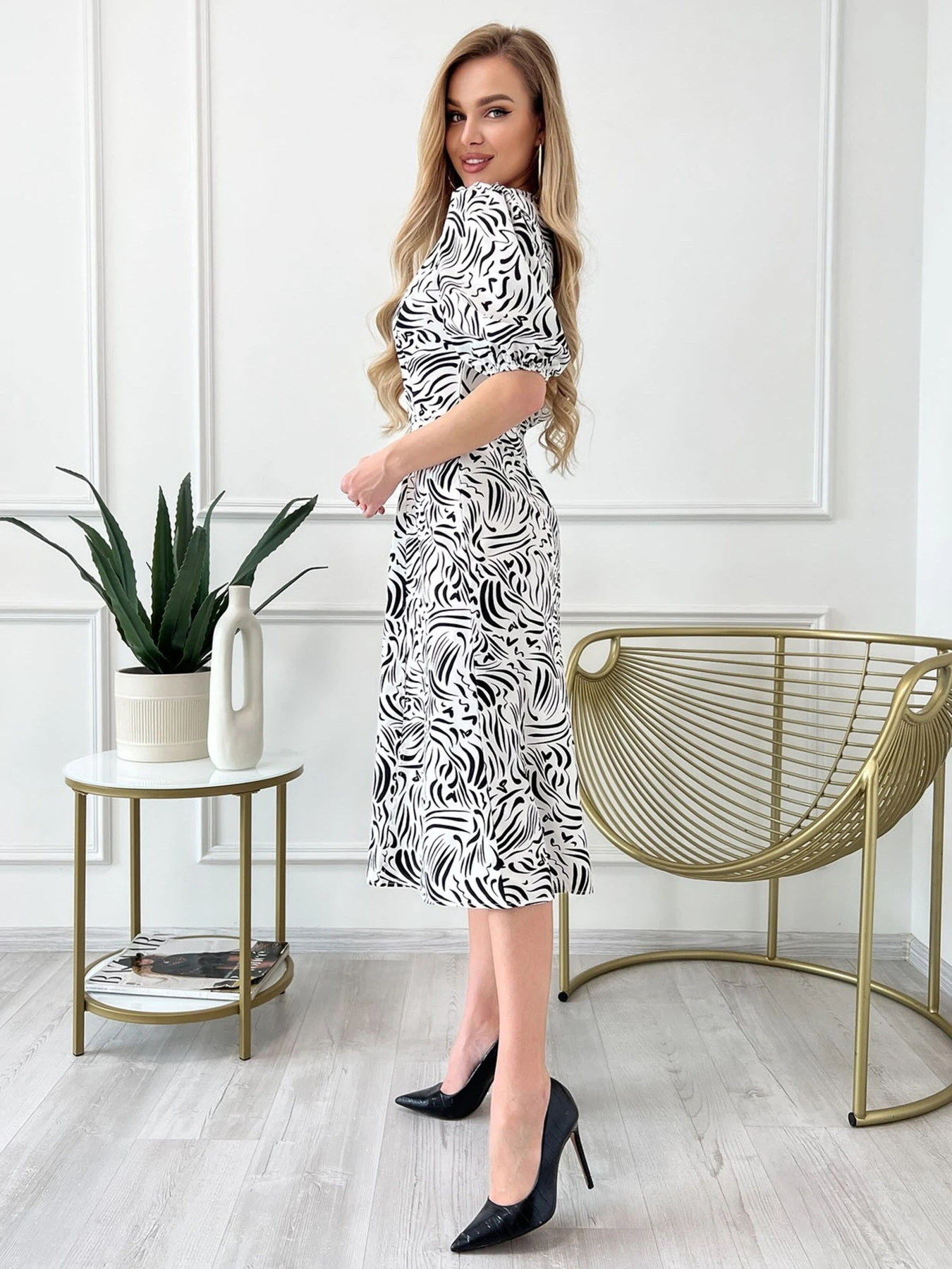 Сукні ISSA Plus модель 13807_white Сукні ISSA Plus модель 13807_white Фото