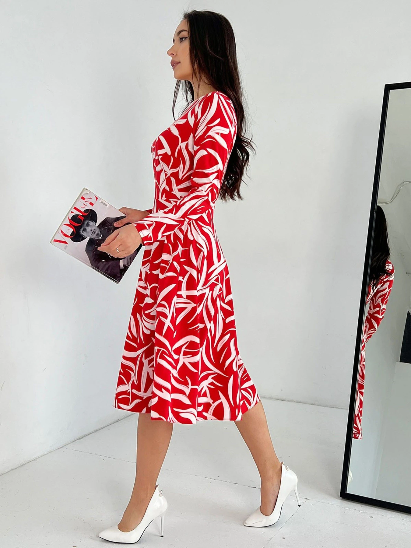 Сукні ISSA Plus модель 13819_red Сукні ISSA Plus модель 13819_red Фото