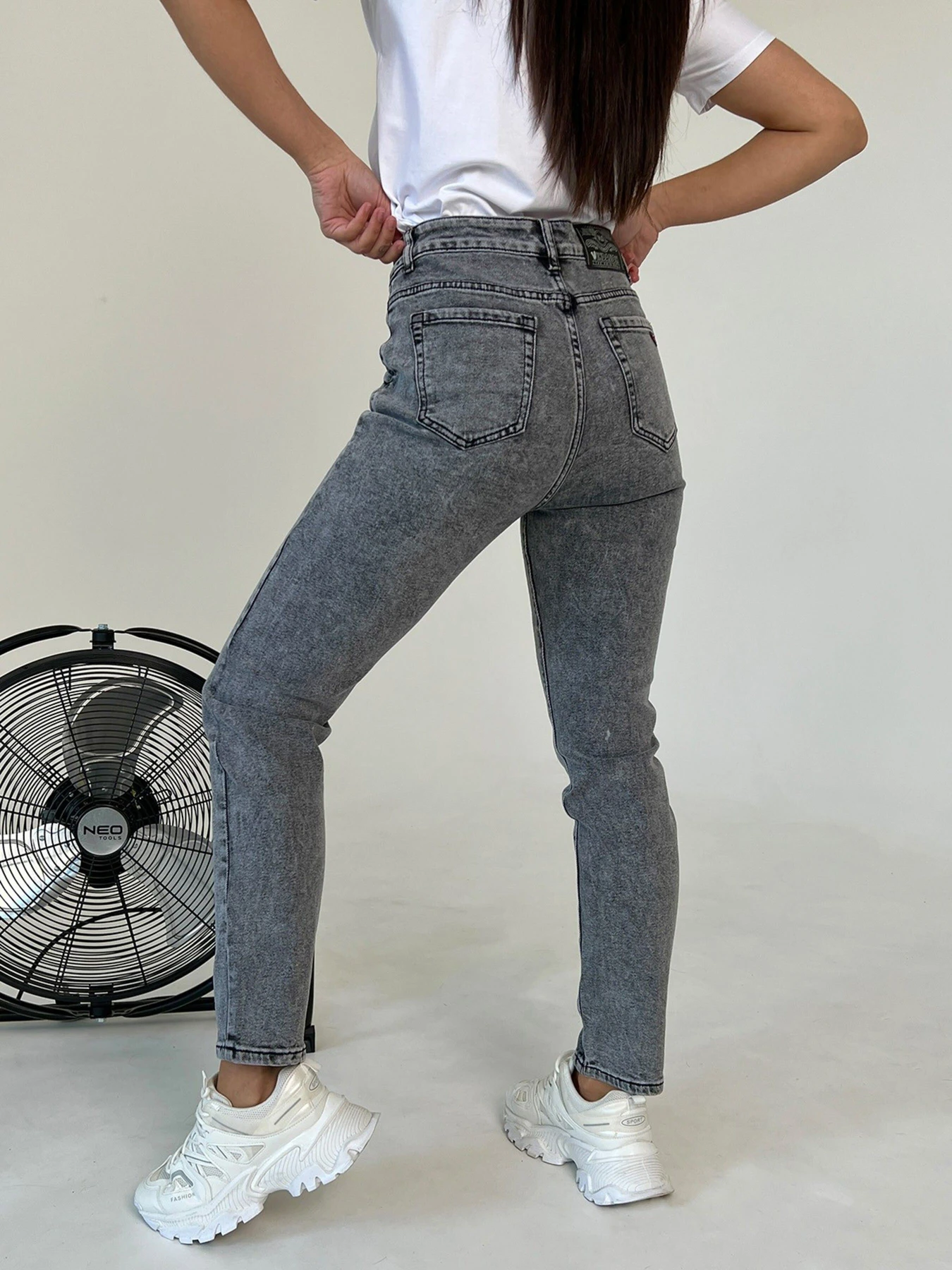 Джинси ISSA Plus модель WN20-415_grey Джинси ISSA Plus модель WN20-415_grey Фото