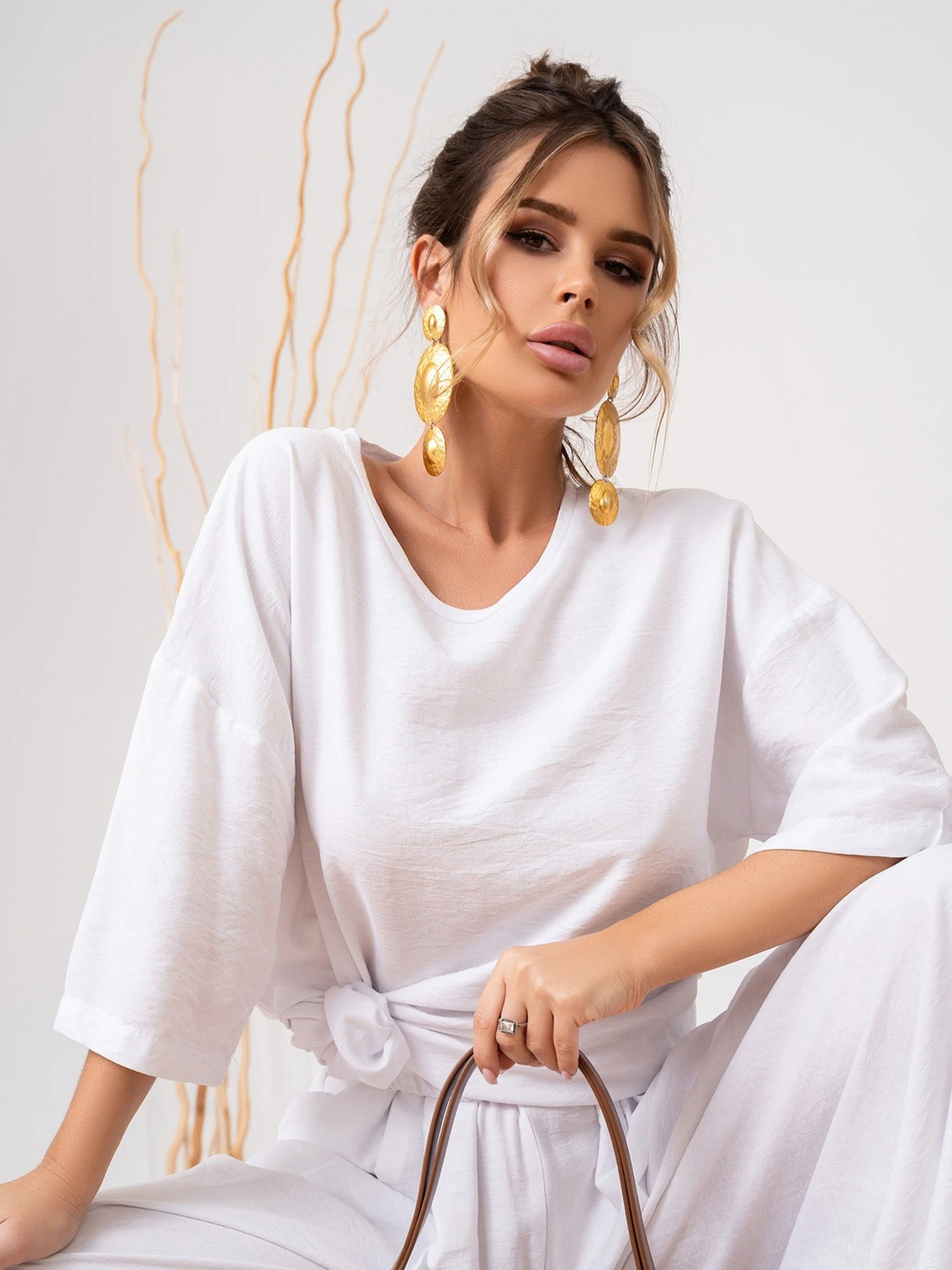 Костюмы ISSA Plus модель 13883_white Костюмы ISSA Plus модель 13883_white Фото