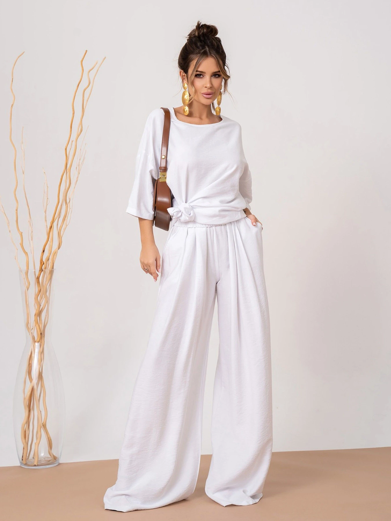 Костюмы ISSA Plus модель 13883_white Костюмы ISSA Plus модель 13883_white Фото