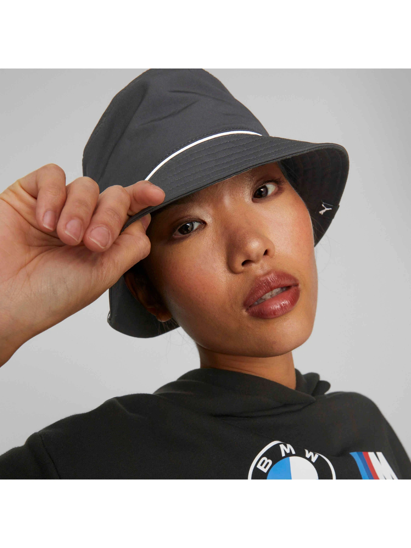Шапки и кепки PUMA Bmw Mms Bucket Hat модель 024481 Фото