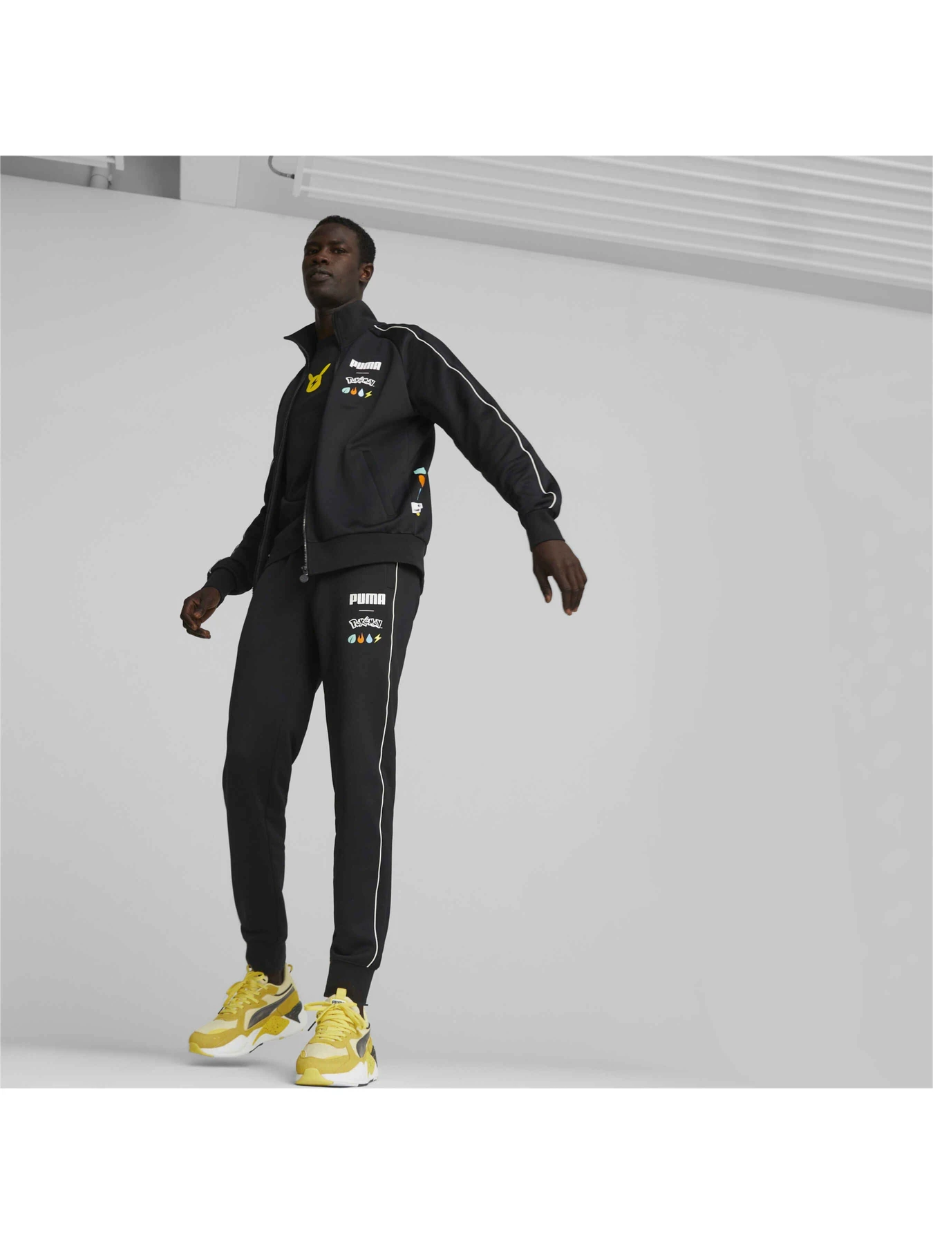 Худі та світшоти PUMA x Pokemon T7 Jacket модель 537776 Худі та світшоти PUMA x Pokemon T7 Jacket модель 537776 Фото