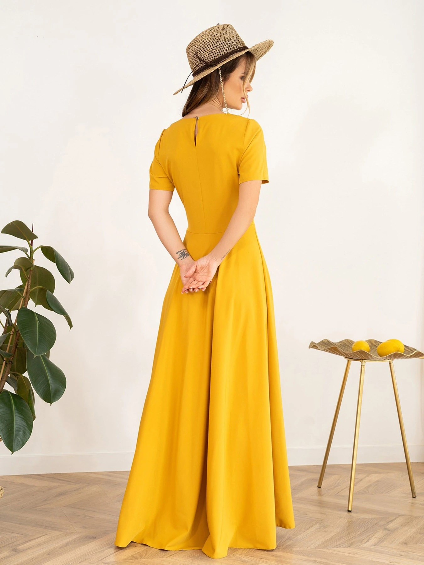 Сукні ISSA Plus модель 13995_mustard Сукні ISSA Plus модель 13995_mustard Фото