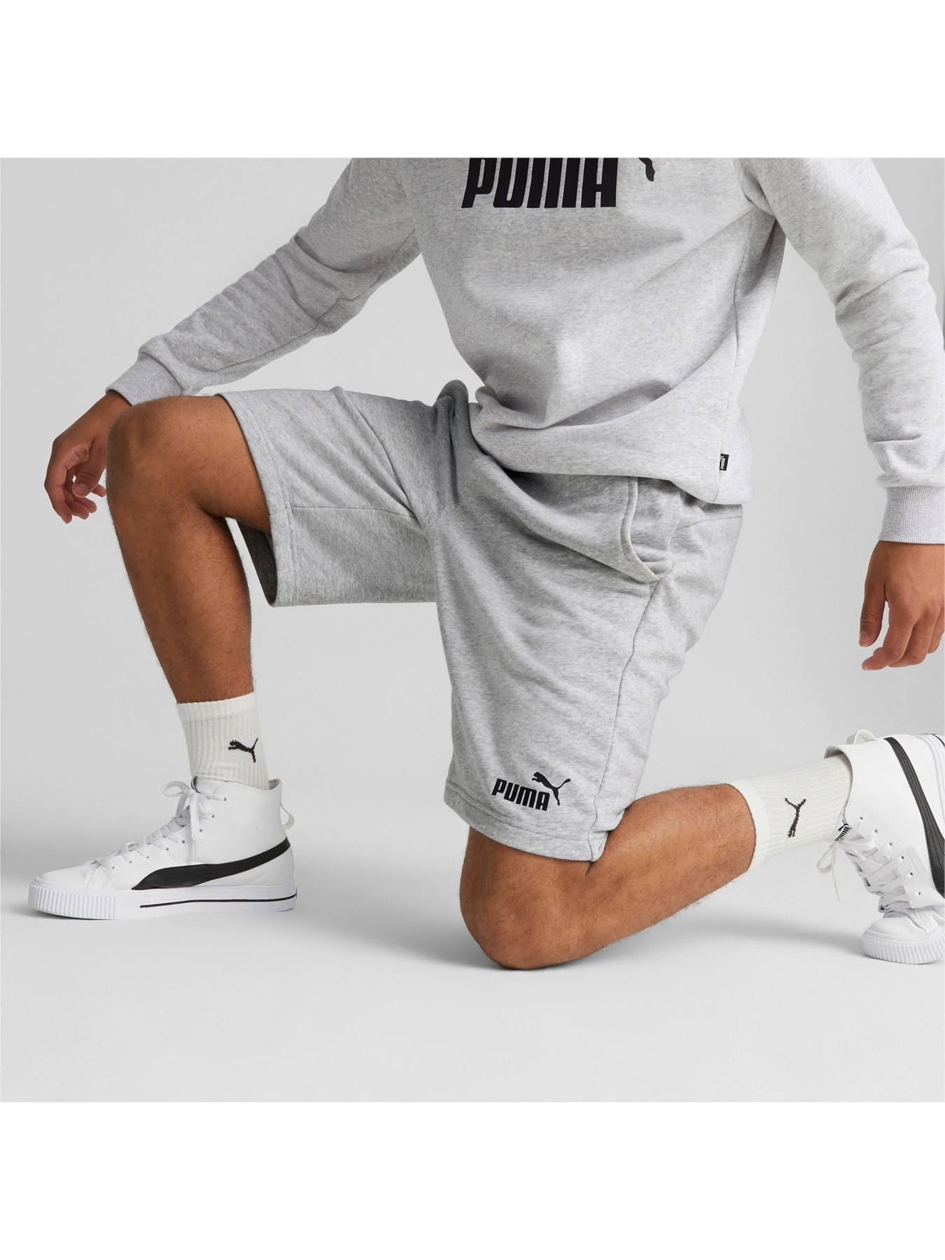 Шорти PUMA ESS модель 586709 Шорти PUMA ESS модель 586709 Фото