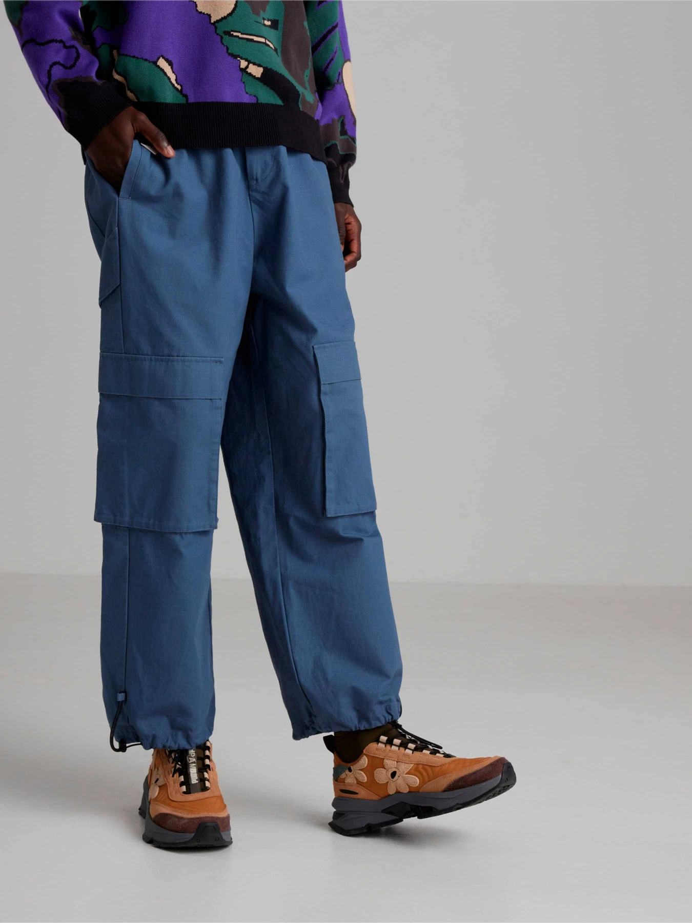 Брюки PUMA x P.a.m. Cargo Pants модель 536006 Брюки PUMA x P.a.m. Cargo Pants модель 536006 Фото
