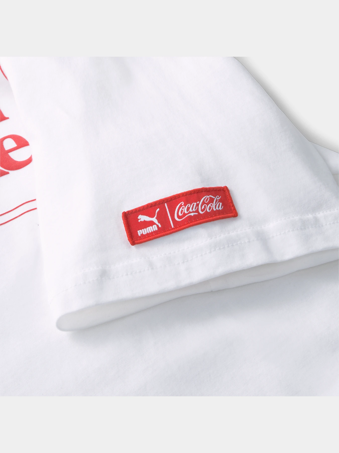 Футболки и поло PUMA x Coca Cola Graphic Tee модель 536158 Фото