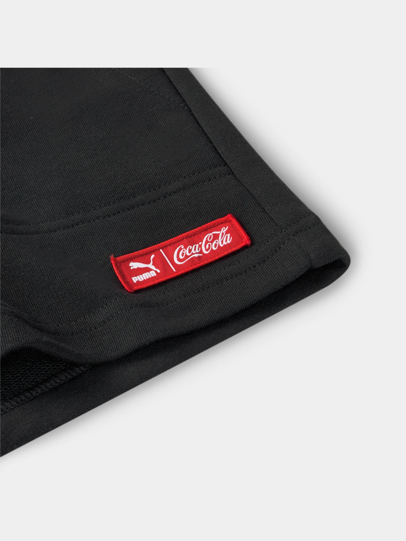 Шорты PUMA x Coca Cola Shorts модель 536167 Фото