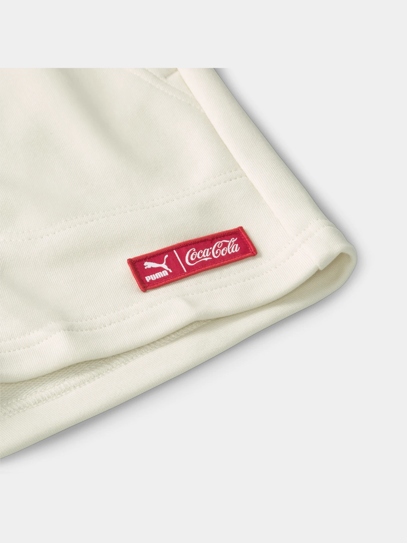 Шорты PUMA x Coca Cola Shorts модель 536167 Фото