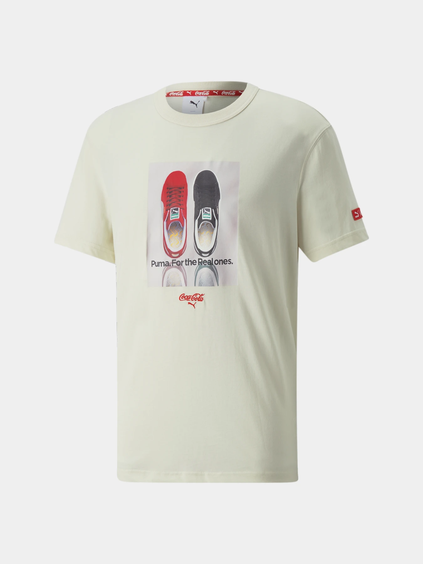 Футболки и поло PUMA x Coca Cola Relaxed Tee модель 536159 Футболки и поло PUMA x Coca Cola Relaxed Tee модель 536159 Фото