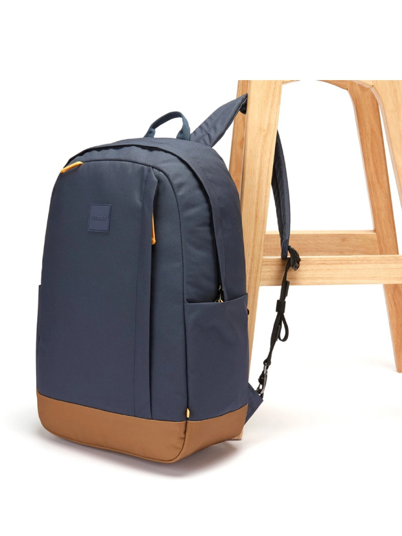 Рюкзаки Pacsafe GO 25L backpack модель 35115651 Рюкзаки Pacsafe GO 25L backpack модель 35115651 Фото