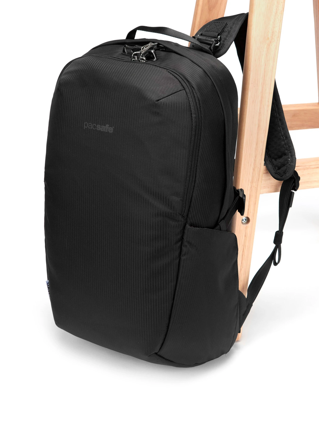 Рюкзаки Pacsafe Vibe 25L ECONYL backpack модель 40100138 Рюкзаки Pacsafe Vibe 25L ECONYL backpack модель 40100138 Фото