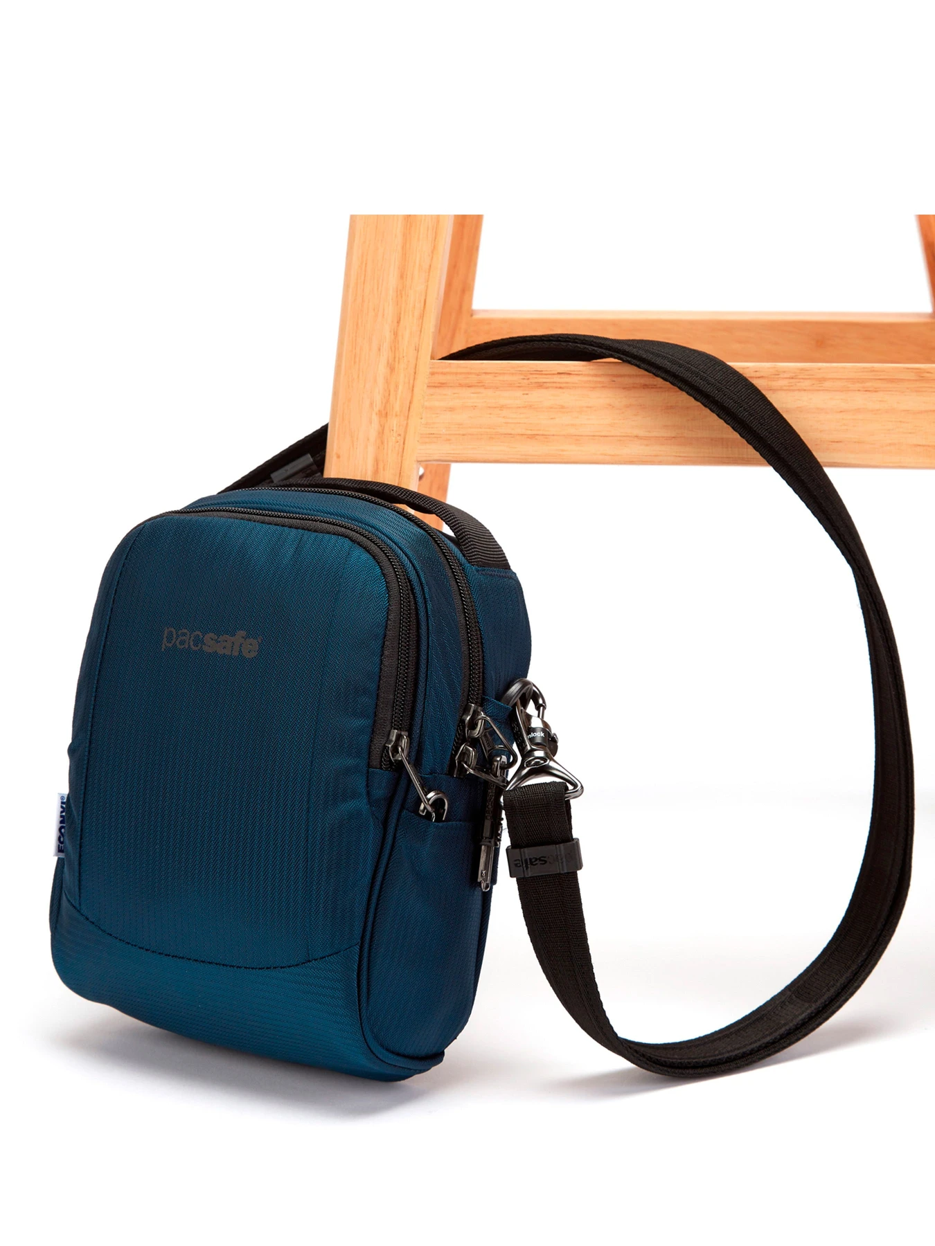 Сумки Pacsafe Metrosafe LS100 модель 40115641 Сумки Pacsafe Metrosafe LS100 модель 40115641 Фото