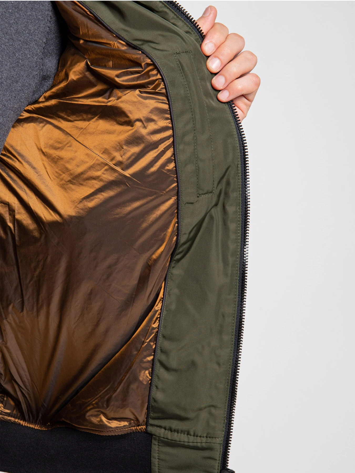 Куртки и дубленки Fred Mello модель FM22W09KU_ARMY Куртки и дубленки Fred Mello модель FM22W09KU_ARMY Фото