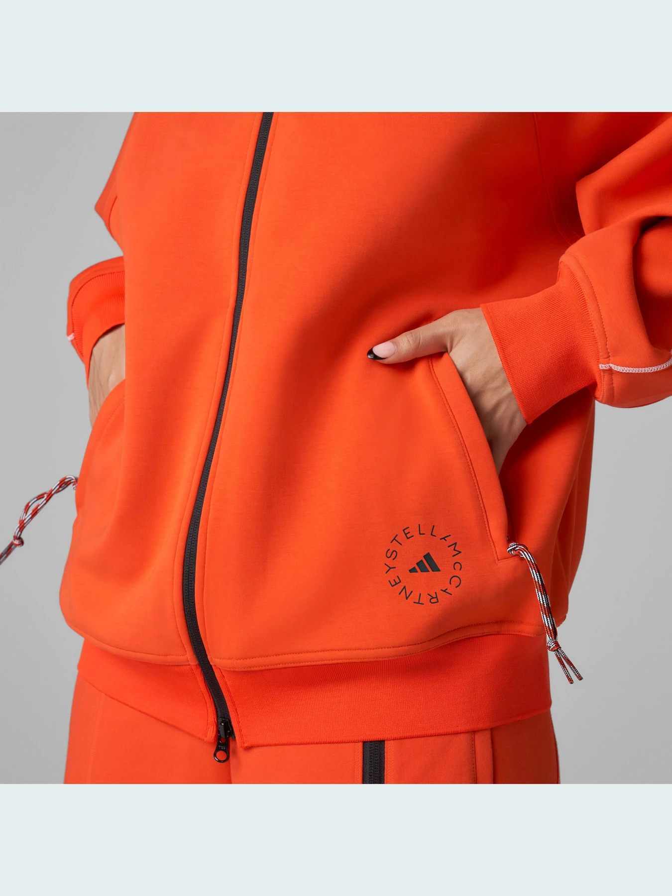 Худи и свитшоты Adidas модель H59286 Худи и свитшоты Adidas модель H59286 Фото