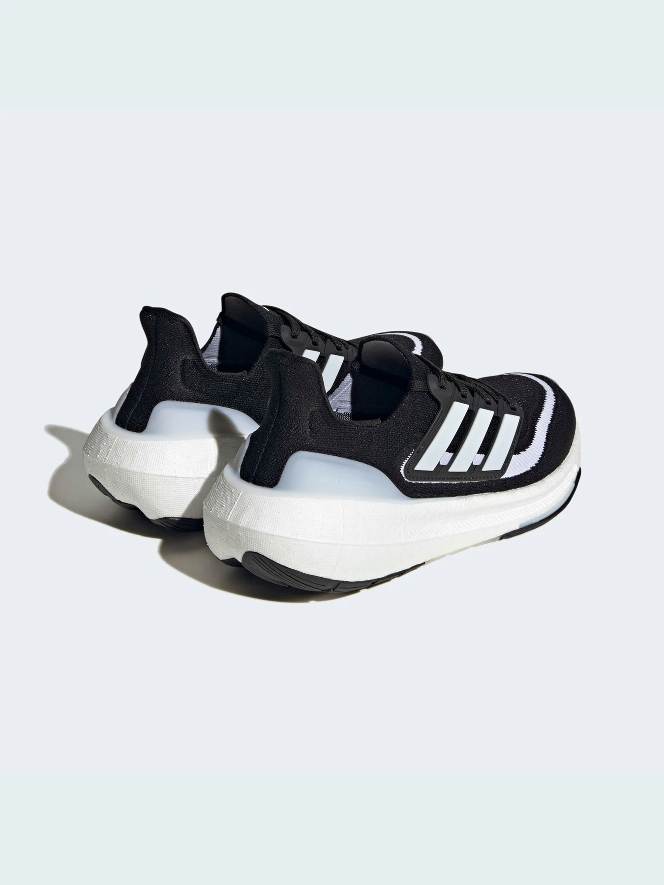 Кроссовки Adidas Ultraboost модель HQ6345 Фото