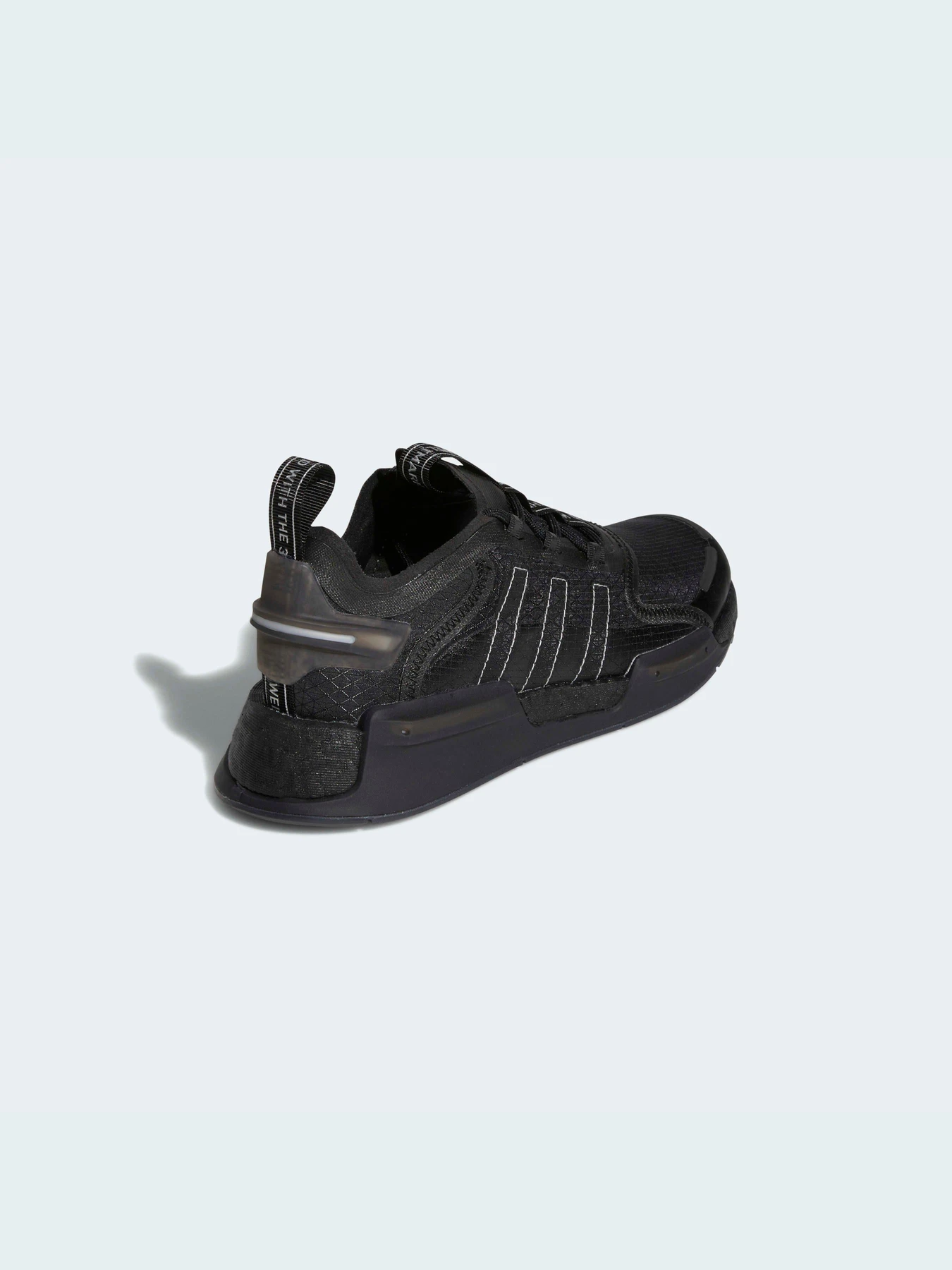 Кроссовки Adidas NMD модель GW5657 Кроссовки Adidas NMD модель GW5657 Фото