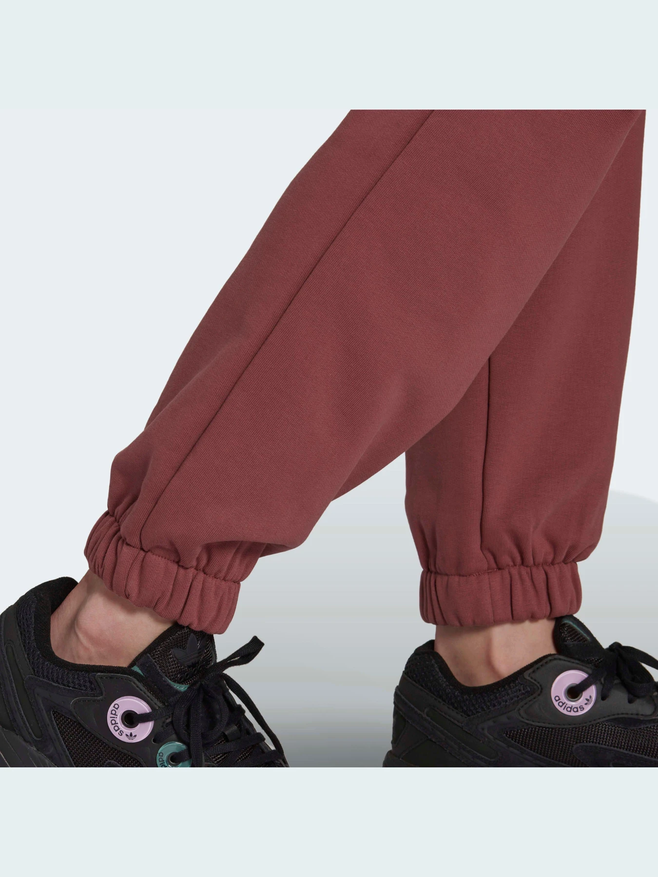 Штани Adidas Adicolor модель HC7097 Штани Adidas Adicolor модель HC7097 Фото