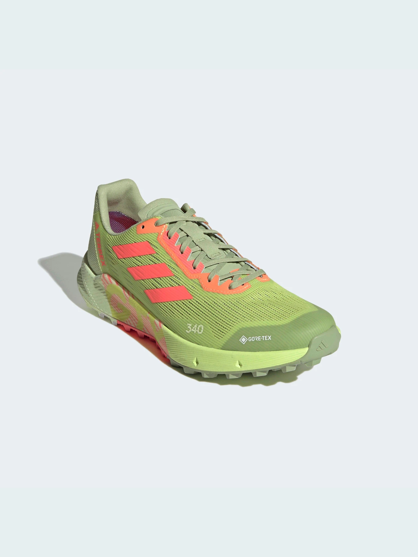 Кроссовки Adidas модель H03182 Кроссовки Adidas модель H03182 Фото