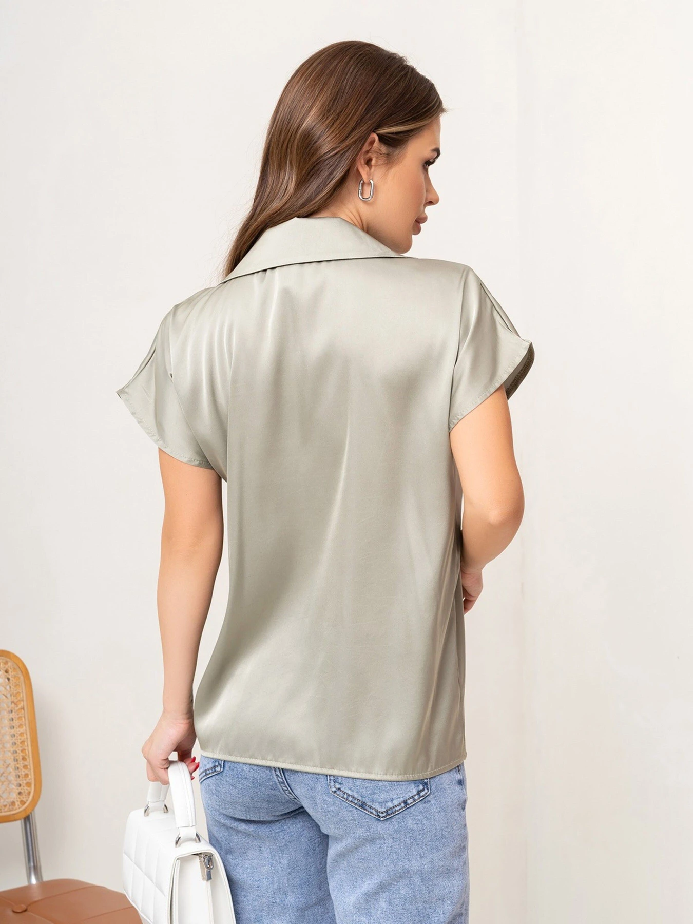Сорочки ISSA Plus модель 14066_olive Сорочки ISSA Plus модель 14066_olive Фото