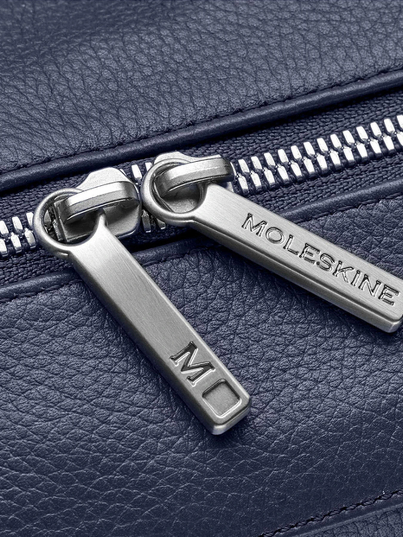 Рюкзаки Moleskine Classic модель ET84PBKB20 Рюкзаки Moleskine Classic модель ET84PBKB20 Фото
