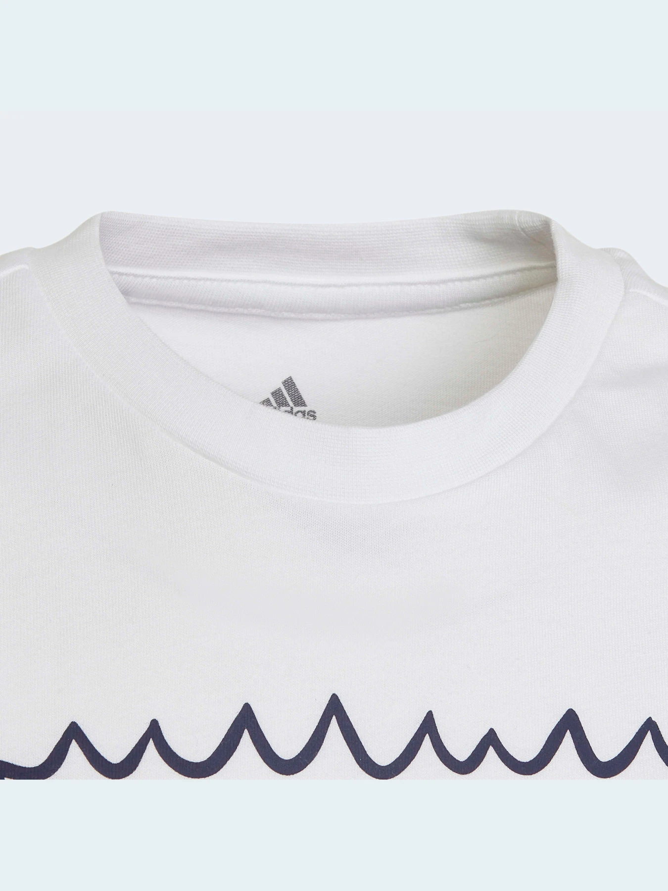 Футболки і поло Adidas Graphics модель HA4054 Футболки і поло Adidas Graphics модель HA4054 Фото