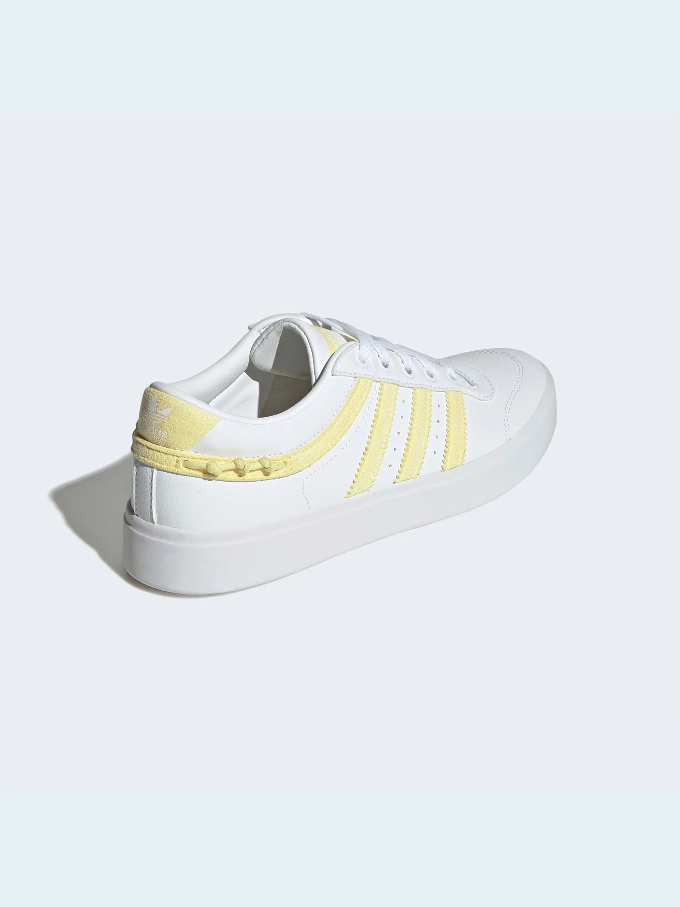 Кроссовки Adidas модель GX8162 Кроссовки Adidas модель GX8162 Фото