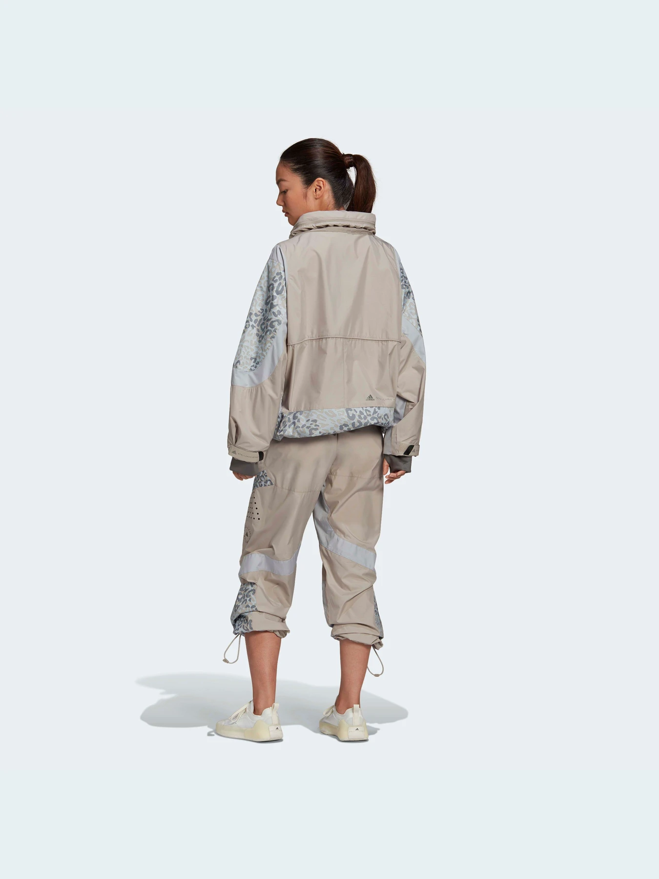 Куртки и дубленки Adidas модель GL4143 Куртки и дубленки Adidas модель GL4143 Фото