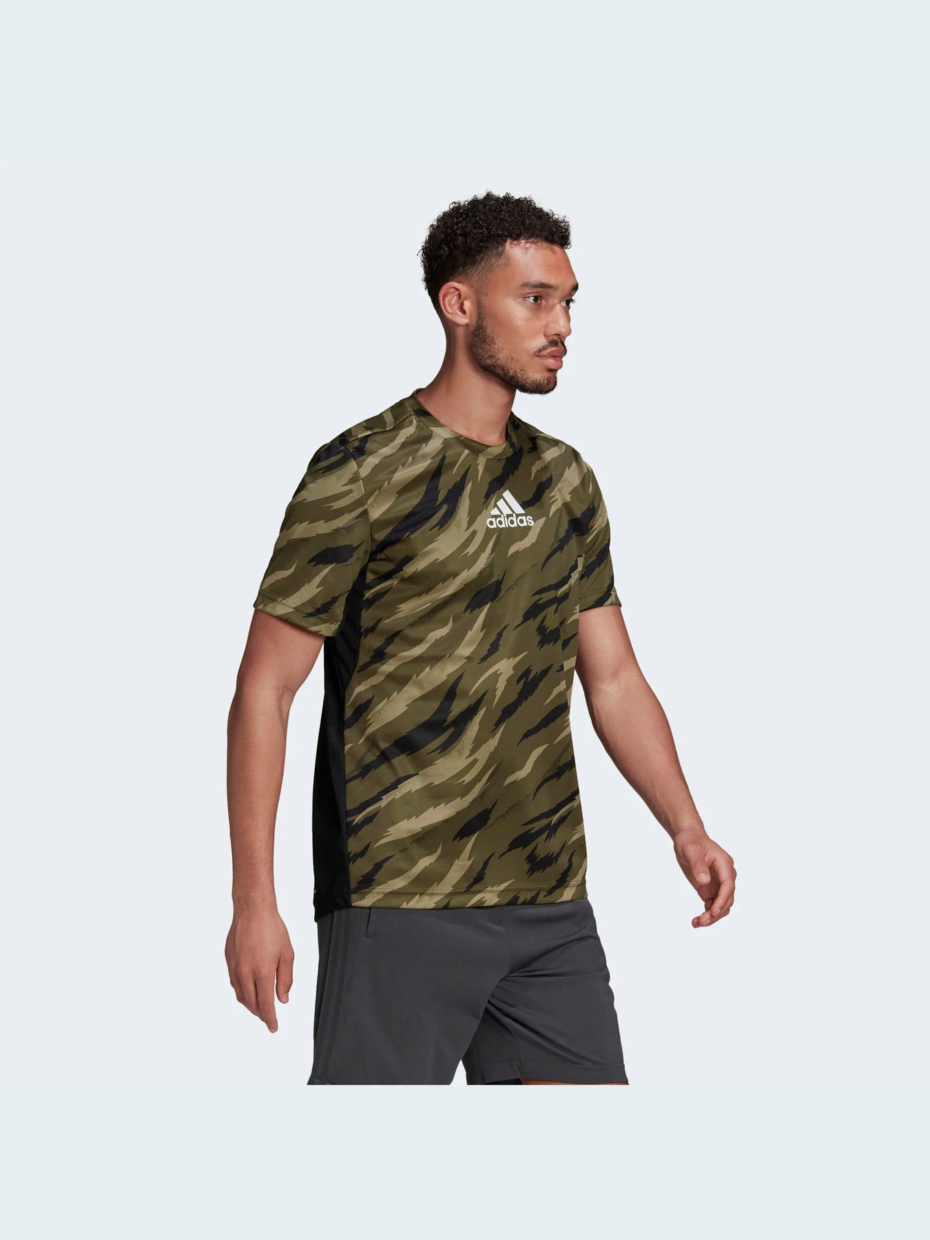 Футболки и поло Adidas модель HD4318 Футболки и поло Adidas модель HD4318 Фото