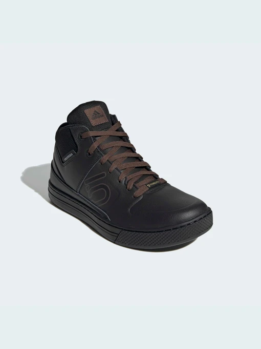 Кроссовки Adidas модель FY9304 Фото