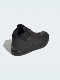 Кроссовки Adidas модель FY9304 Фото
