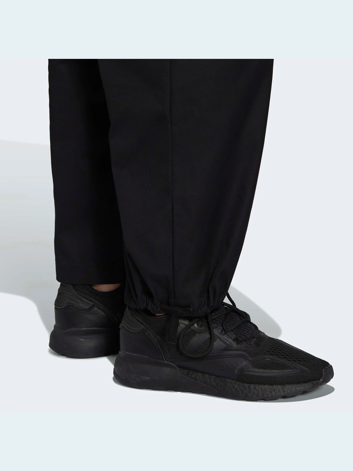 Брюки Adidas модель HC9505 Брюки Adidas модель HC9505 Фото