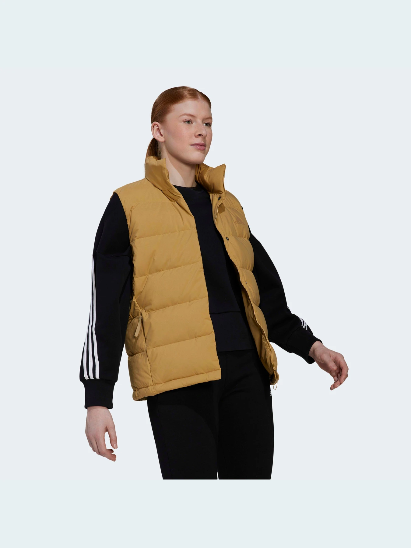Куртки и дубленки Adidas модель HG6279 Куртки и дубленки Adidas модель HG6279 Фото